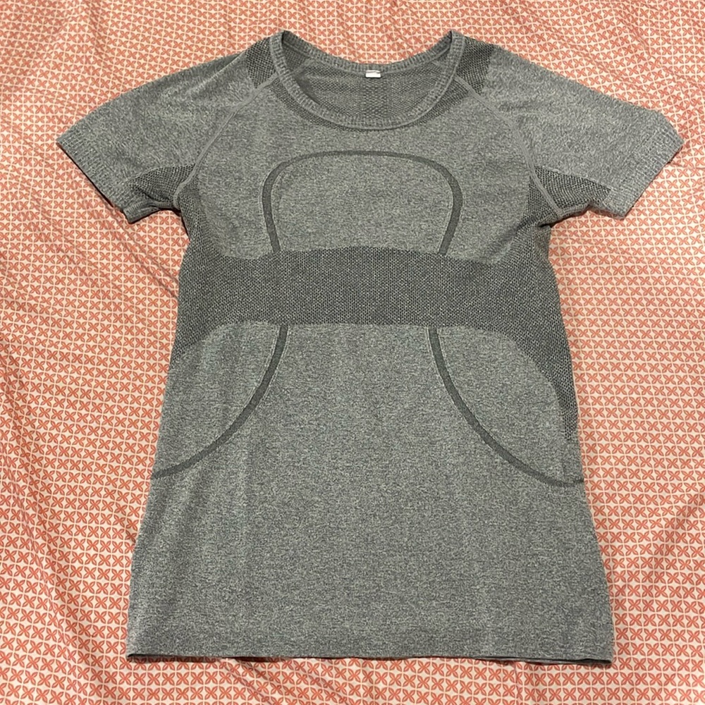 Size 4 grey lululemon swiftly tech short sleeve